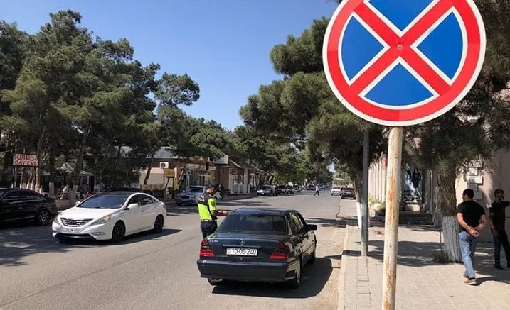 Dayanma, durma və parklanma qaydaları: sürücülərin bilməli olduğu əsas məqamlar